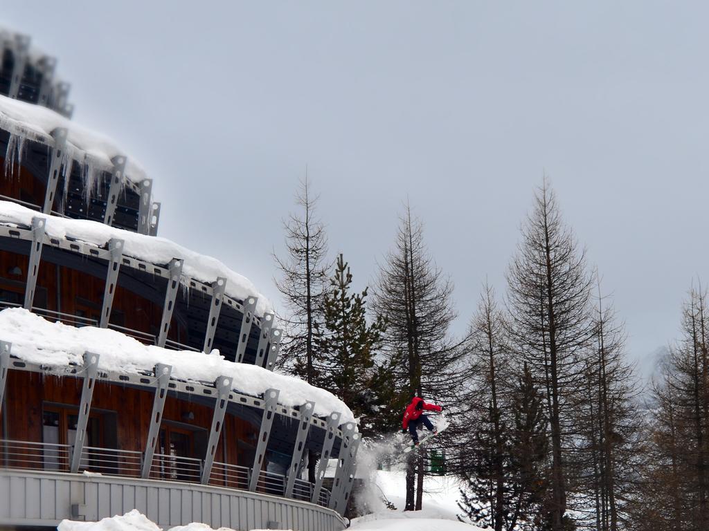 Hotel Shackleton Mountain Resort Сестриере Экстерьер фото