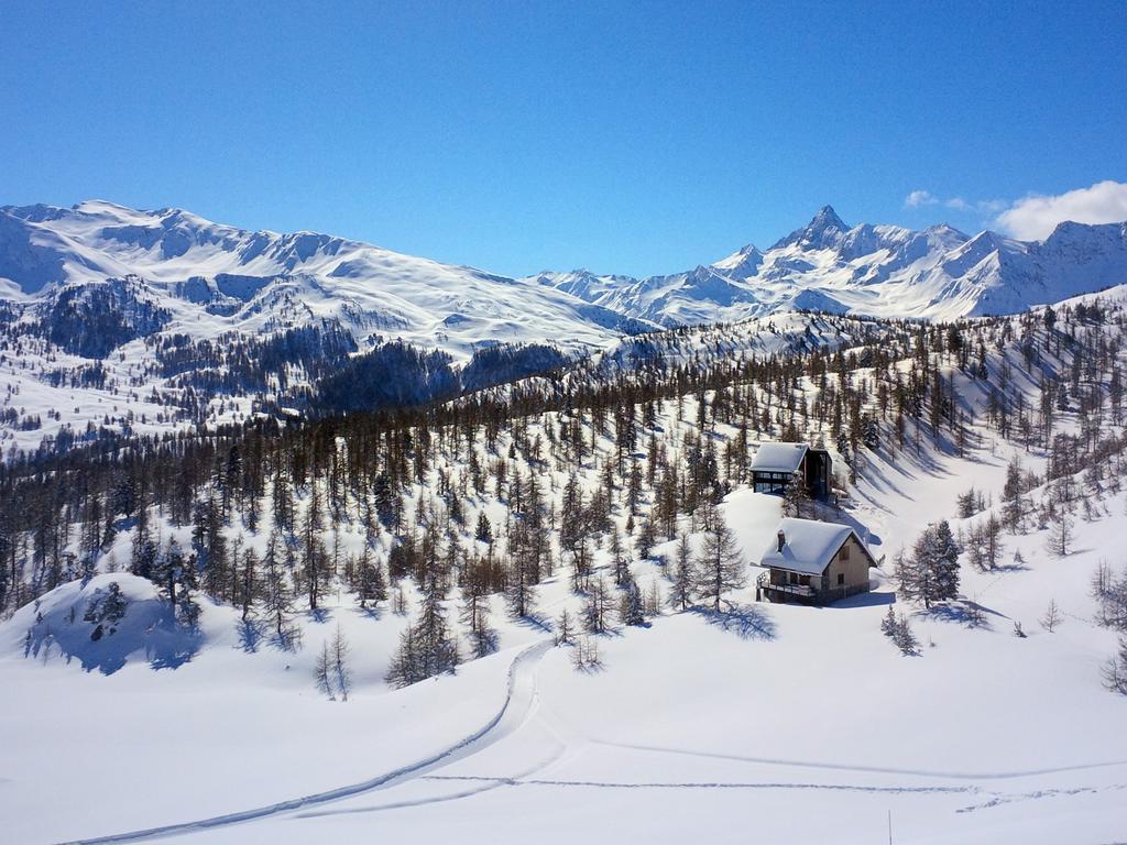Hotel Shackleton Mountain Resort Сестриере Экстерьер фото