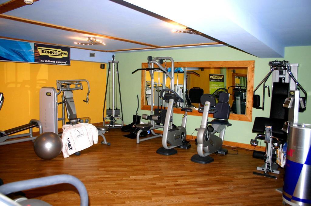 Hotel Shackleton Mountain Resort Сестриере Экстерьер фото