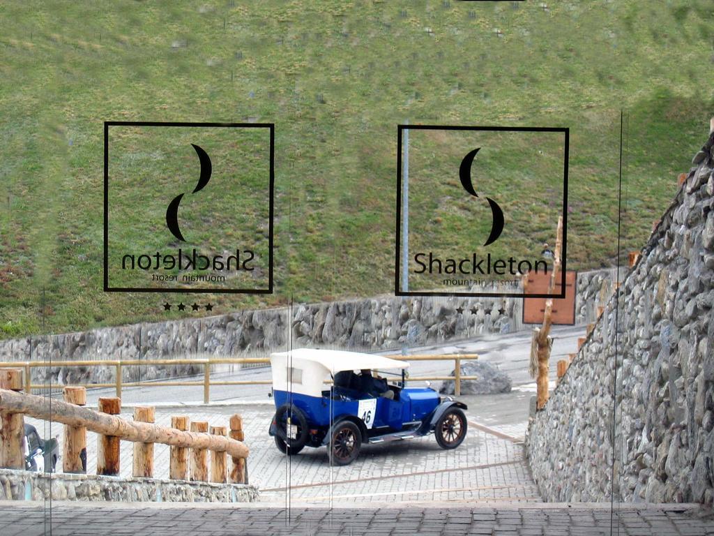 Hotel Shackleton Mountain Resort Сестриере Экстерьер фото