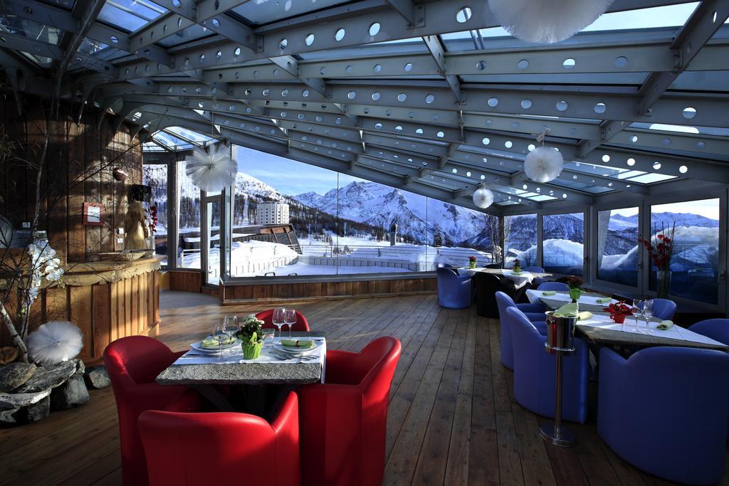Hotel Shackleton Mountain Resort Сестриере Экстерьер фото