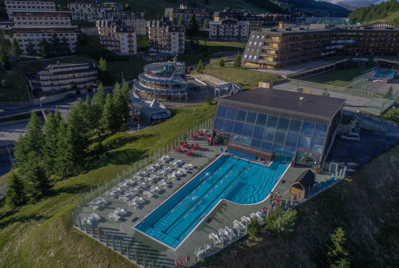 Hotel Shackleton Mountain Resort Сестриере Экстерьер фото
